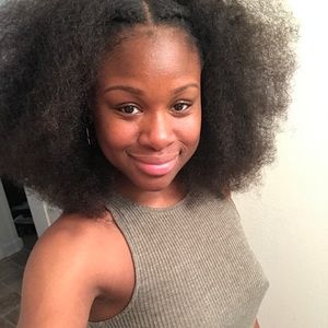 Meet your Posher, Mandisa